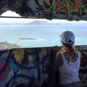 Meet your Posher, Aki